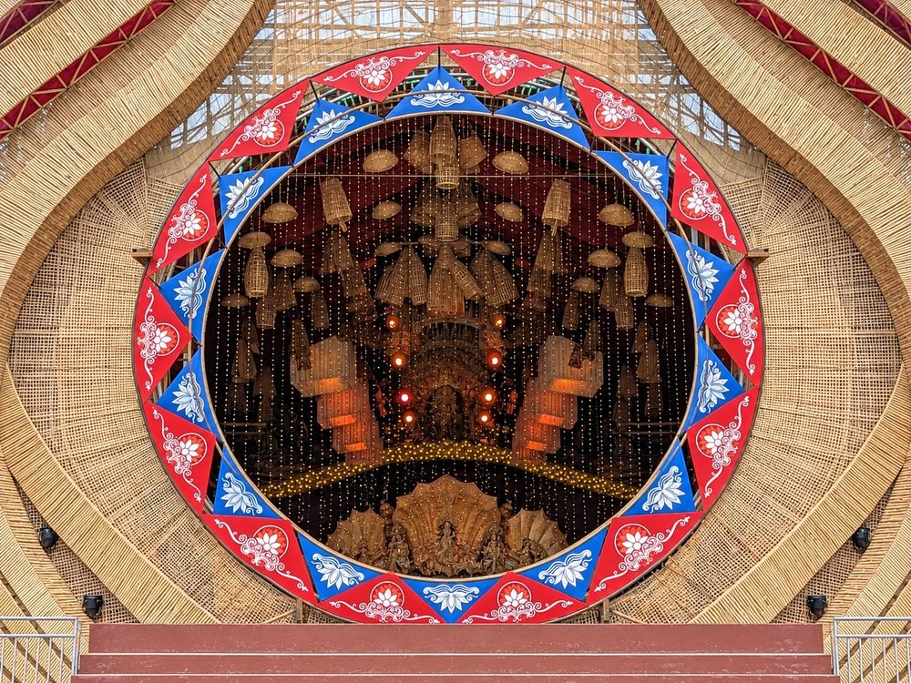 Portal circular de bambú en Banani Mandap